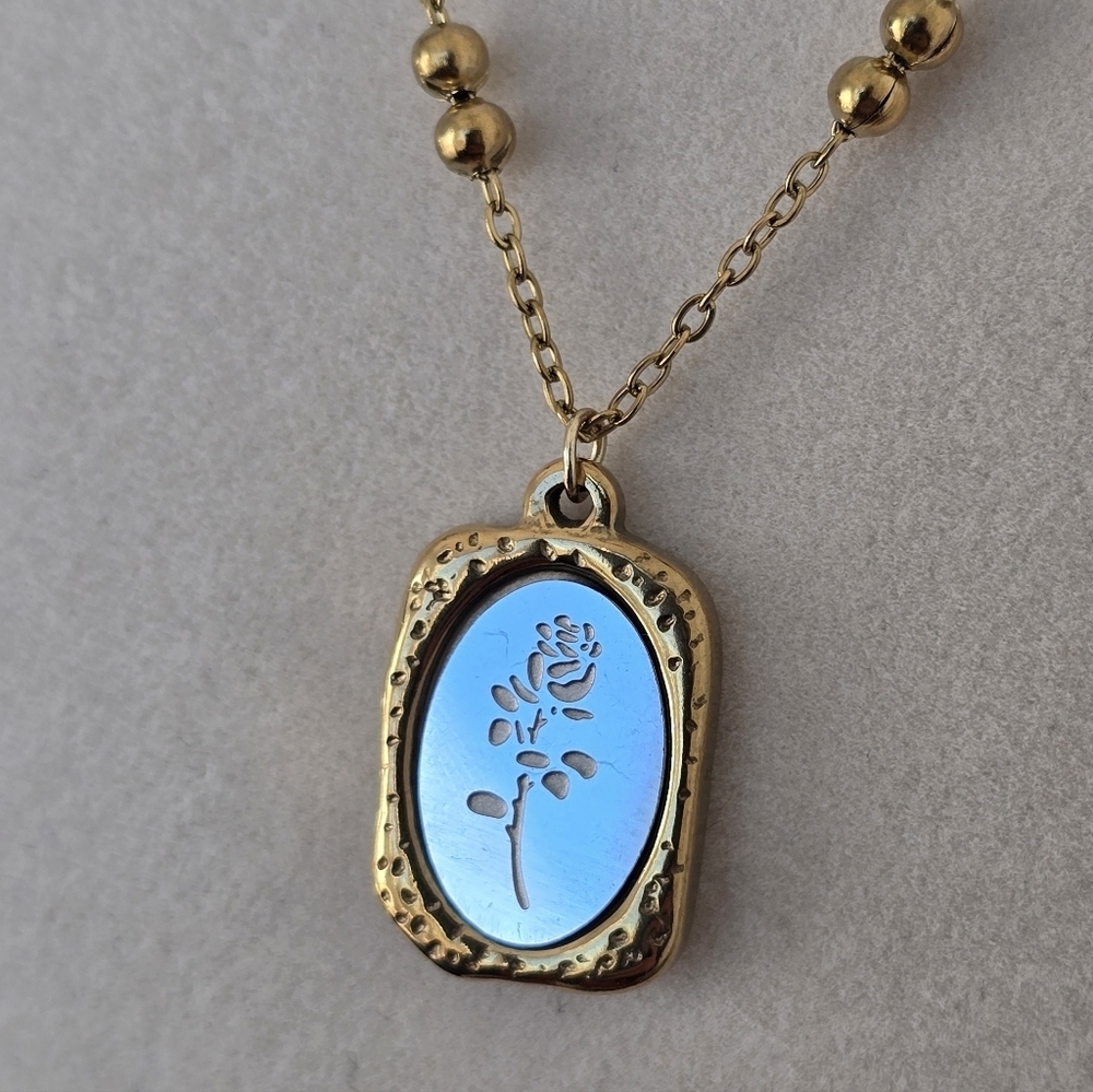 Whimsical Vintage Gold Tone Mirror Pendant Necklace | Romantic Floral Etching - Picture 6 of 7